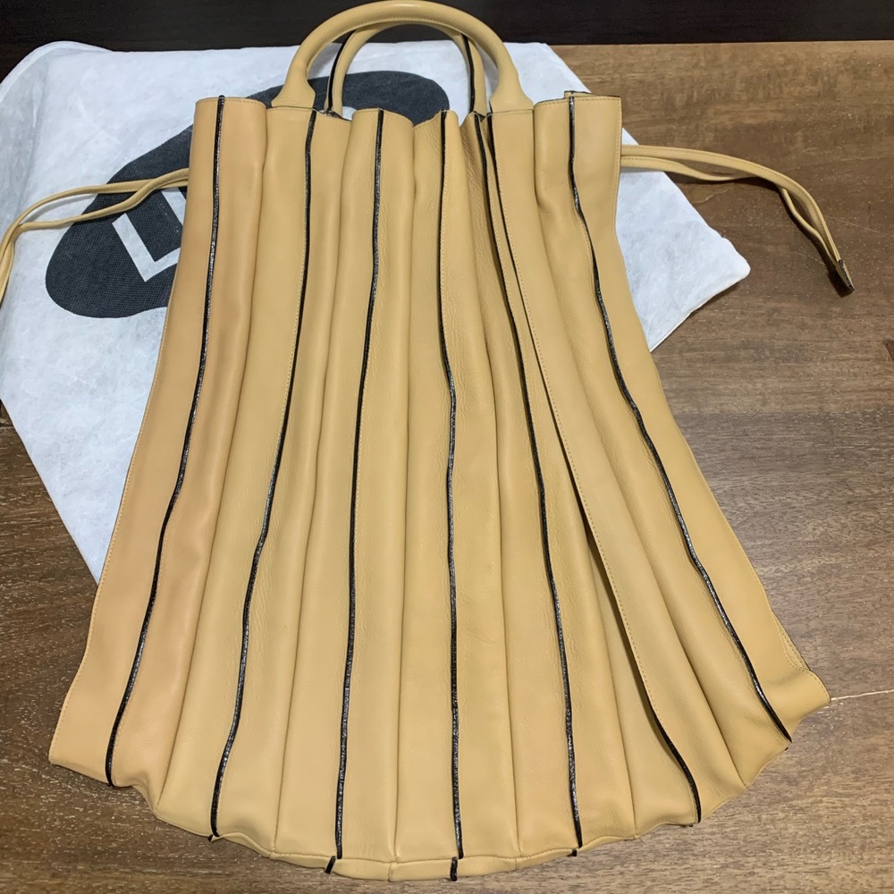 Lupo Barcelona Abanico Handbag